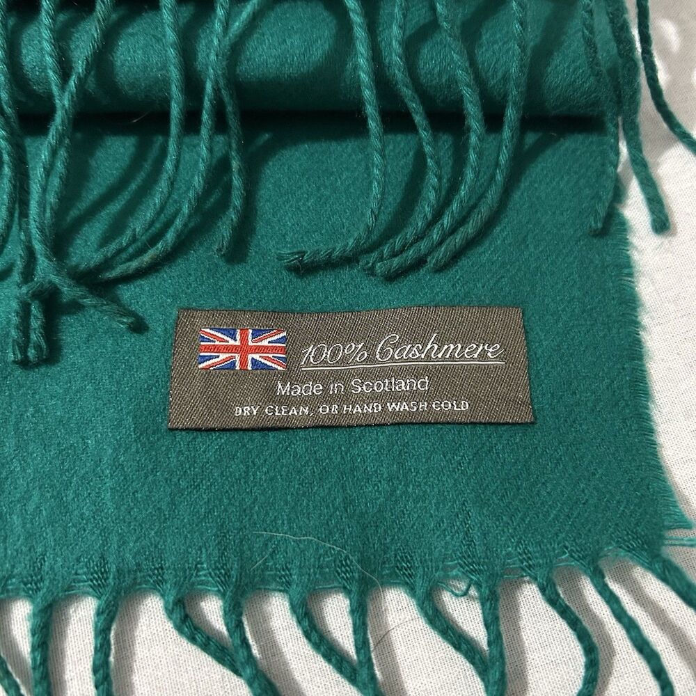 Green scarf 100% cashmere, made in Scotland, luxury, preppy, old money, soft